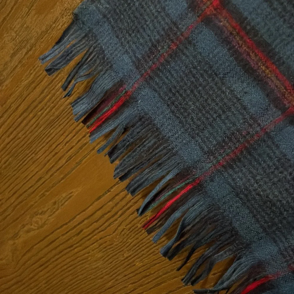 Pendleton Scarf - Picture 5 of 5
